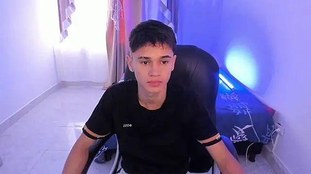 Aron Boyy online show from 11.10.25