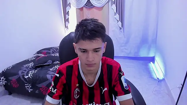 Aron Boyy online show from 11.28.25