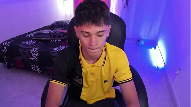 Aron Boyy online show from 12.04.25