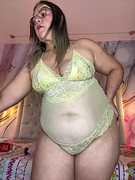 Snapshot of Lucy_Milf_474 chatting on 04.01.26 Lucy Milf 474 online show from 04.01.26