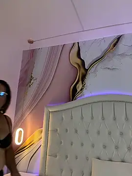 Snapshot of Lucy_Milf_474 chatting on 04.10.26 Lucy Milf 474 online show from 04.10.26