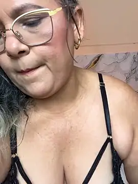 Snapshot of Lucy_Milf_474 chatting on 04.24.26 Lucy Milf 474 online show from 04.24.26