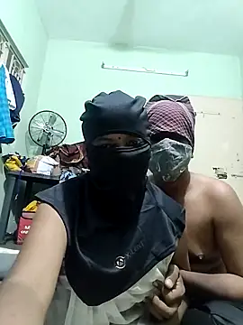 Snapshot of crazcy-couples chatting on 09.08.25 crazcy-couples online show from 09.08.25