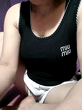 Surrilove online show from 04.04.26