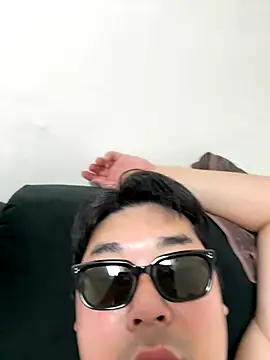 Snapshot of gayfucuxuc chatting on 09.21.25 gayfucuxuc online show from 09.21.25