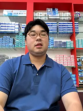 Snapshot of gayfucuxuc chatting on 09.22.25 gayfucuxuc online show from 09.22.25