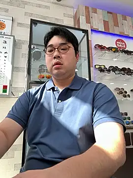 Snapshot of gayfucuxuc chatting on 09.26.25 gayfucuxuc online show from 09.26.25