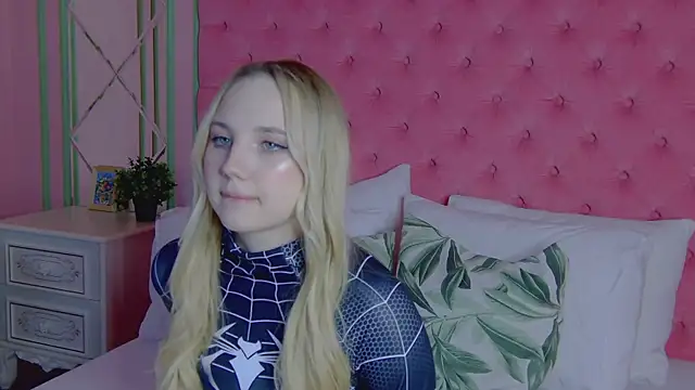 Sky Cutie online show from 03.23.26