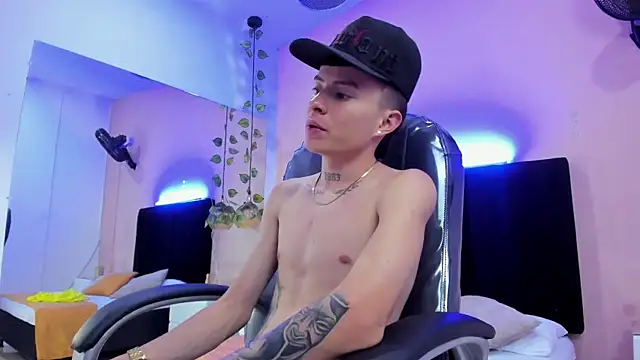 Nascary Fox online show from 12.04.25