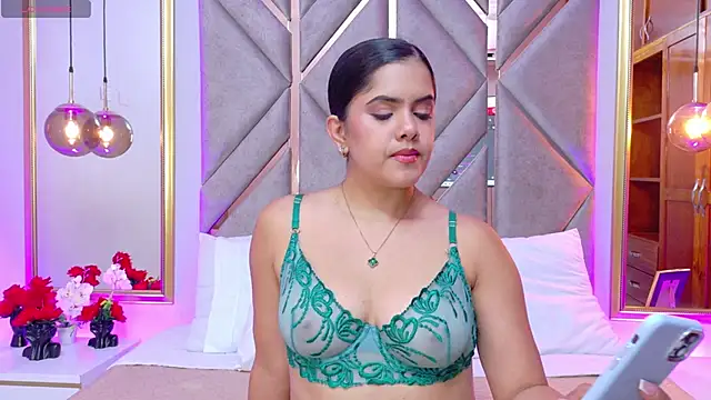 Martina-Roberts- online show from 05.13.26