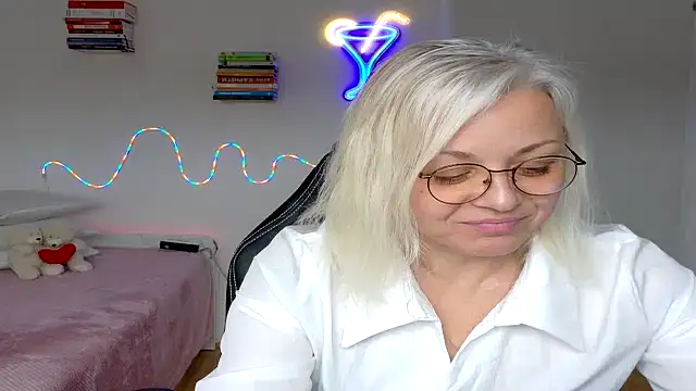 Linsy Kim online show from 03.26.26