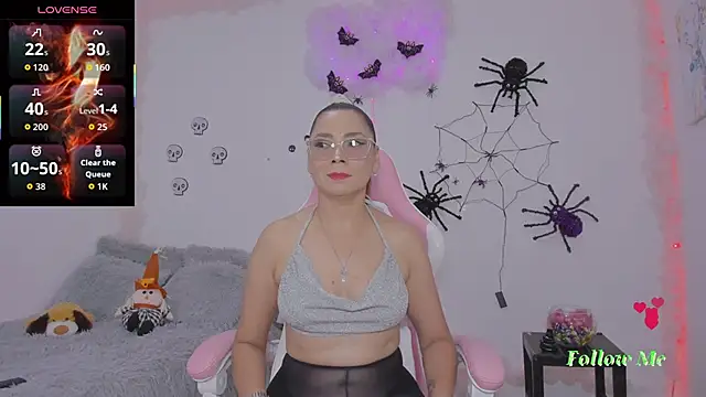 milfAaura online show from 10.25.25