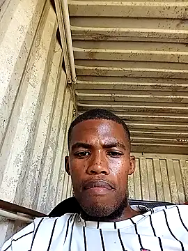 Snapshot of Basslanie chatting on 12.03.25 Basslanie online show from 12.03.25