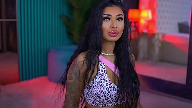 ArabellaPosh online show from 11.16.25