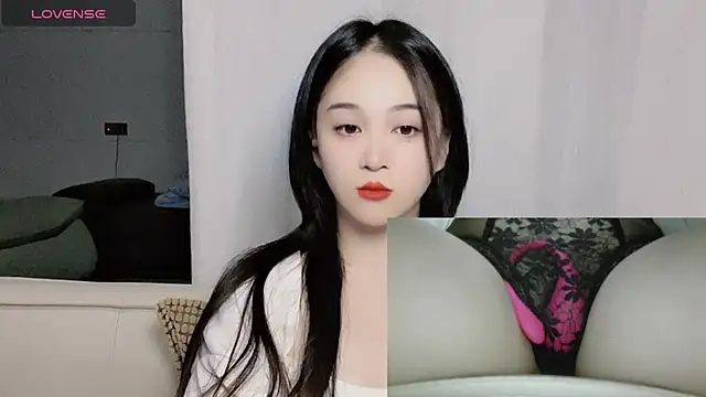 Snapshot of woaiqinqin chatting on 10.01.25 woaiqinqin online show from 10.01.25