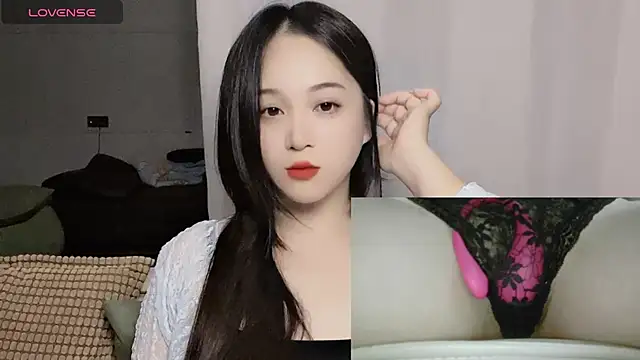 Snapshot of woaiqinqin chatting on 10.03.25 woaiqinqin online show from 10.03.25