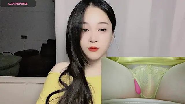 Snapshot of woaiqinqin chatting on 10.26.25 woaiqinqin online show from 10.26.25