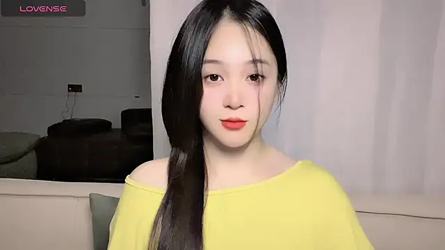 Snapshot of woaiqinqin chatting on 10.31.25 woaiqinqin online show from 10.31.25