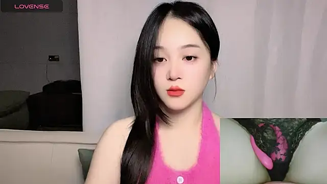 Snapshot of woaiqinqin chatting on 11.08.25 woaiqinqin online show from 11.08.25