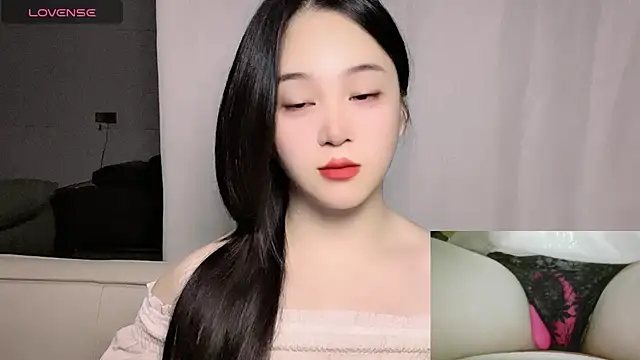 Snapshot of woaiqinqin chatting on 11.09.25 woaiqinqin online show from 11.09.25