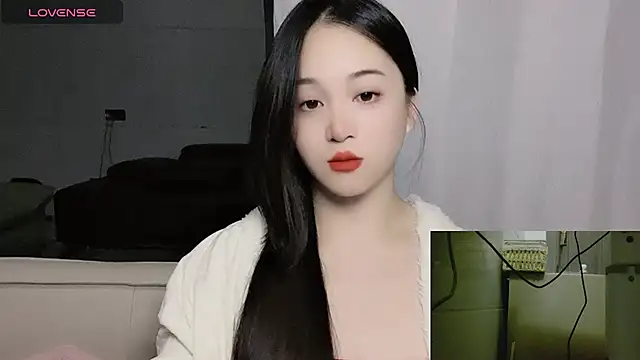 Snapshot of woaiqinqin chatting on 12.05.25 woaiqinqin online show from 12.05.25