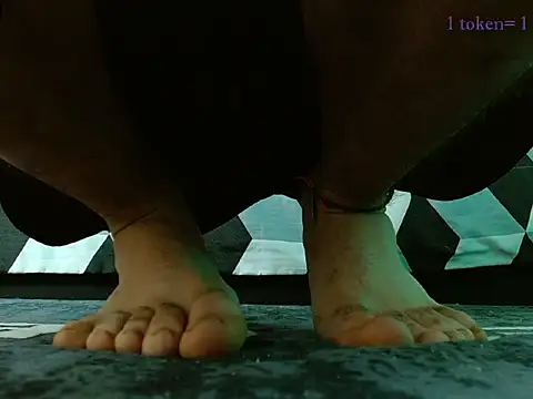 Snapshot of aaronjames1 chatting on 11.26.25 aaronjames1 online show from 11.26.25