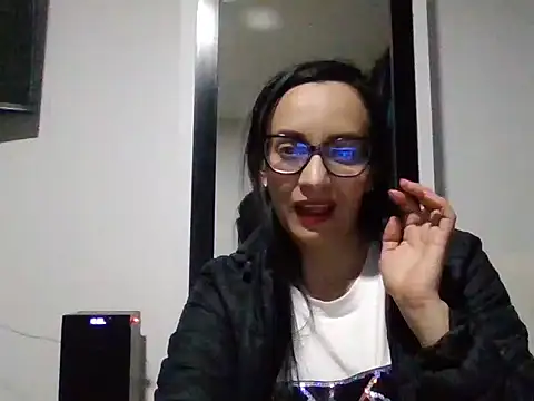 Snapshot of sarita_star chatting on 09.24.25 sarita star online show from 09.24.25