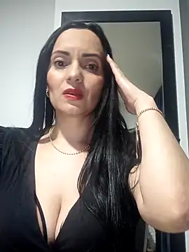 Snapshot of sarita_star chatting on 10.05.25 sarita star online show from 10.05.25