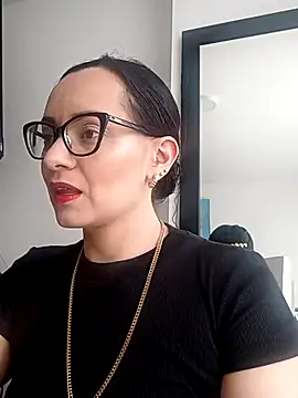 Snapshot of sarita_star chatting on 10.15.25 sarita star online show from 10.15.25