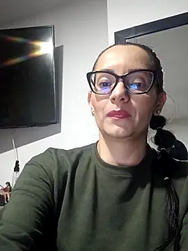 Snapshot of sarita_star chatting on 10.28.25 sarita star online show from 10.28.25