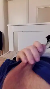 Snapshot of NewJoiner chatting on 11.26.25 NewJoiner online show from 11.26.25