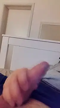 Snapshot of NewJoiner chatting on 11.27.25 NewJoiner online show from 11.27.25