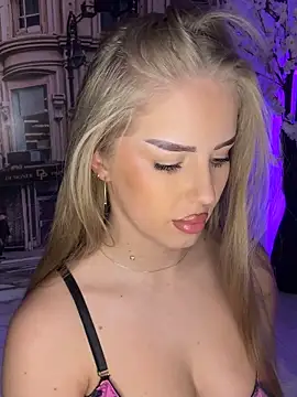 AubrieleRouj1 online show from 01.06.26