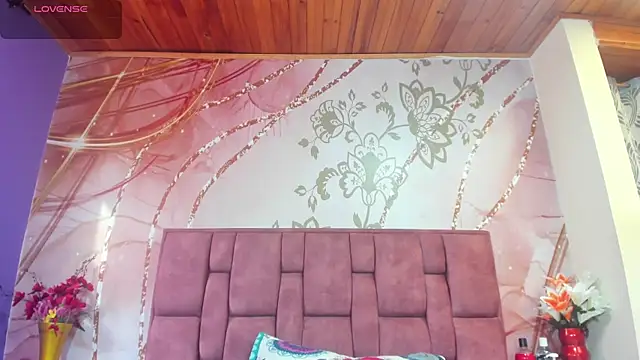 luna maisonn online show from 11.05.25