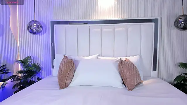 MariathLittle online show from 11.24.25