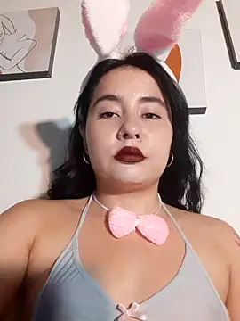 Yuli-27 online show from 10.31.25