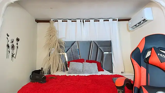 MiniLove 01 online show from 09.09.25