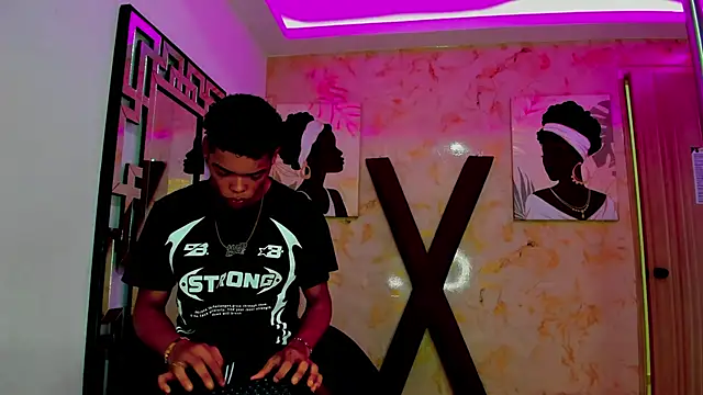 PRETTY FEM online show from 02.04.26