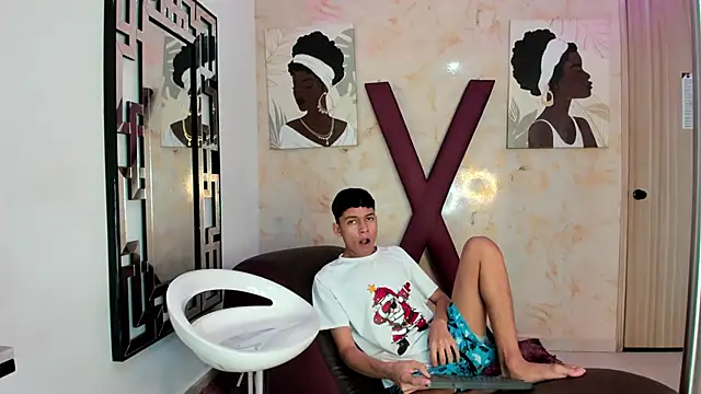 PRETTY FEM online show from 03.31.26