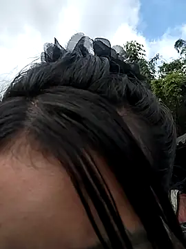 lylylove online show from 10.02.25