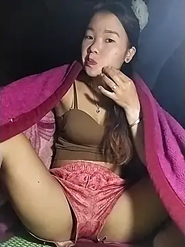 lylylove online show from 11.01.25