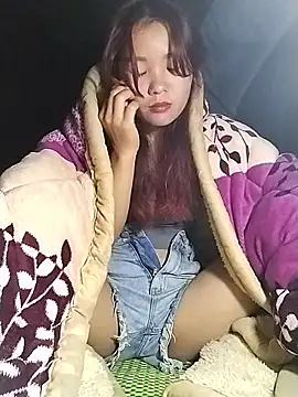 lylylove online show from 11.13.25