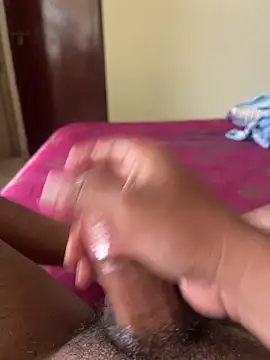 Snapshot of aliahmed98770 chatting on 10.16.25 aliahmed98770 online show from 10.16.25