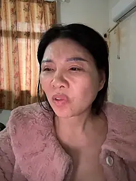 Snapshot of xiiuuff18 chatting on 03.04.26 xiiuuff18 online show from 03.04.26