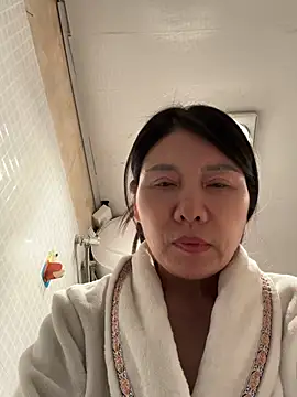 Snapshot of xiiuuff18 chatting on 03.10.26 xiiuuff18 online show from 03.10.26