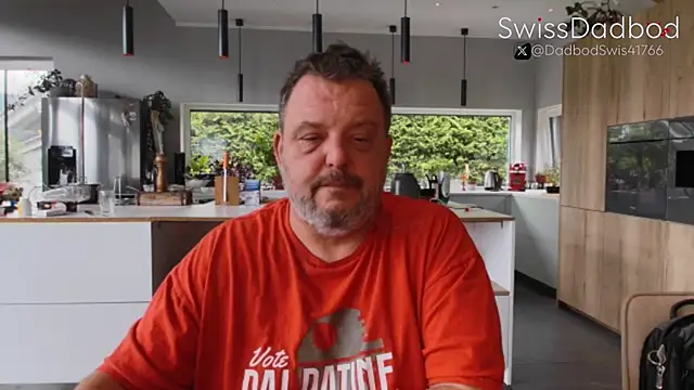 Snapshot of SwissDadbod chatting on 09.09.25 SwissDadbod online show from 09.09.25