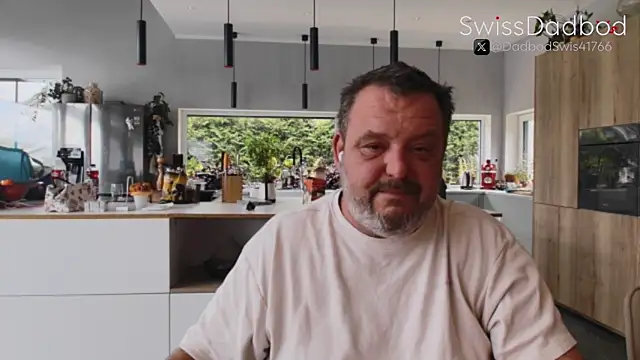 Snapshot of SwissDadbod chatting on 09.25.25 SwissDadbod online show from 09.25.25