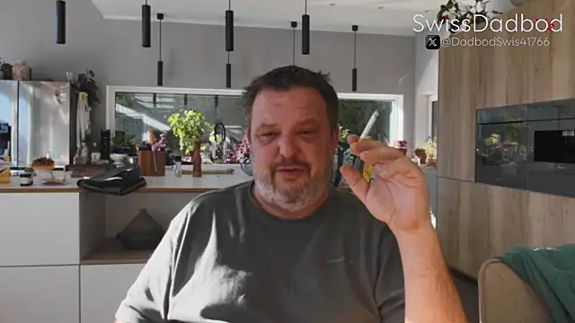 Snapshot of SwissDadbod chatting on 10.08.25 SwissDadbod online show from 10.08.25