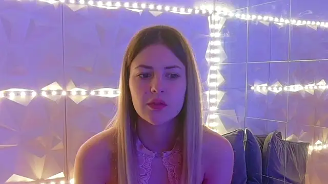 Aishha  online show from 12.15.25