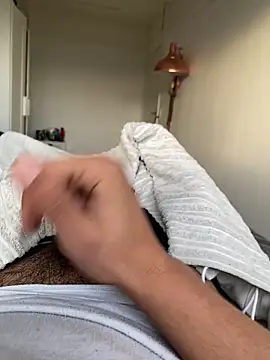 Snapshot of TrTrt999 chatting on 11.18.25 TrTrt999 online show from 11.18.25